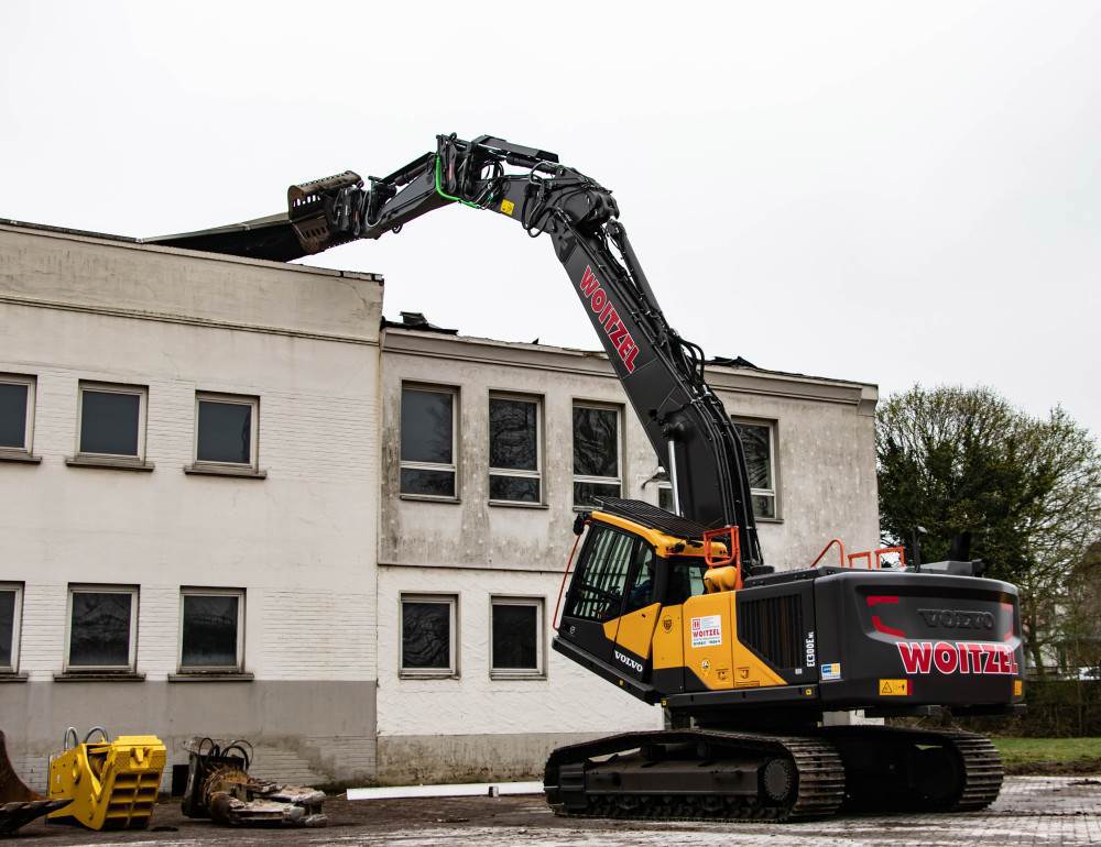 Kettenbagger EC300ENL im Einsatz beim R&uuml;ckbau